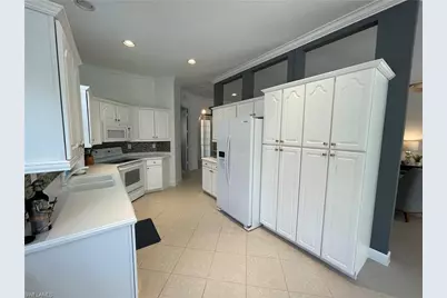 6474 Waverly Green Way, Naples, FL 34110 - Photo 9