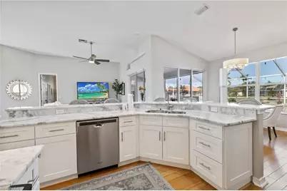 321 SE 31st St, Cape Coral, FL 33904 - Photo 7