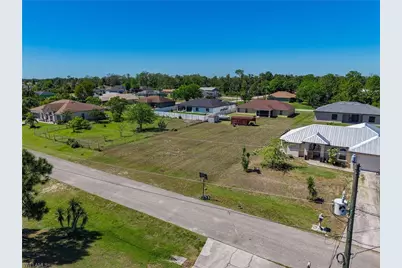 909 Adeline Ave, Lehigh Acres, FL 33971 - Photo 7