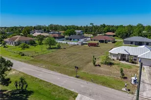 909 Adeline Ave, Lehigh Acres, FL 33971 - Photo 7