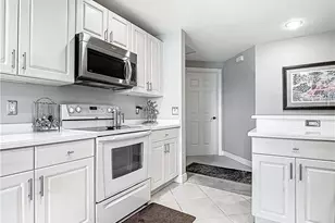 2745 First St, Fort Myers, FL 33916 - Photo 9