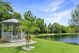 8101 S Woods Cir, Fort Myers, FL 33919 - Photo 23