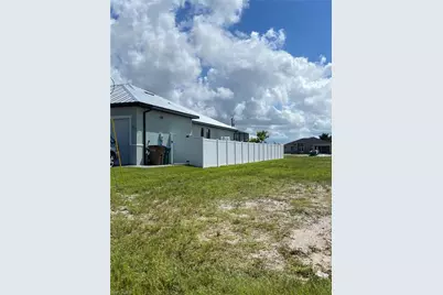 1319 NW 40th Pl, Cape Coral, FL 33993 - Photo 45