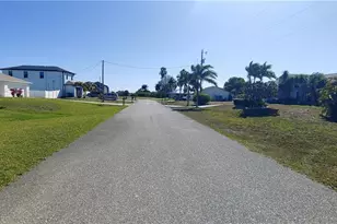 1242 NW 18th St, Cape Coral, FL 33993 - Photo 11