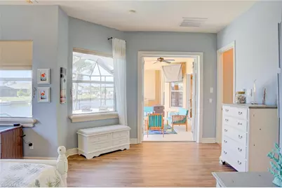 525 SW 8th Ter, Cape Coral, FL 33991 - Photo 15