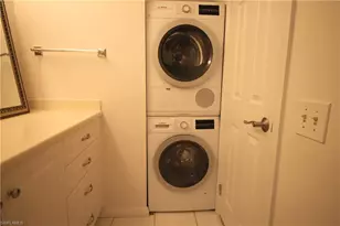 4005 Gulf Shore Blvd N, Naples, FL 34103 - Photo 21