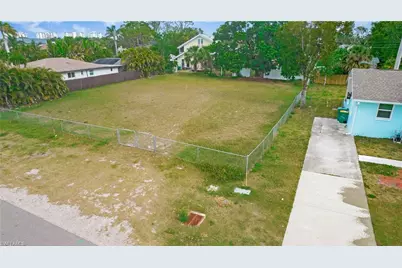 713 109th Ave N, Naples, FL 34108 - Photo 9