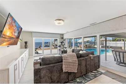 2286 SE 28th St, Cape Coral, FL 33904 - Photo 5