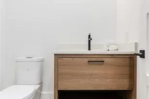 201 8th St S, Naples, FL 34102 - Photo 17