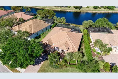 379 Cypress Way W, Naples, FL 34110 - Photo 5