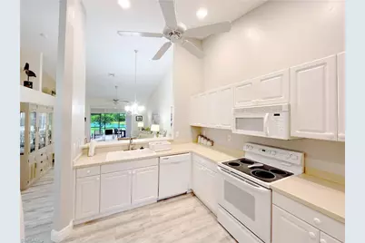 5390 Whitten Dr, Naples, FL 34104 - Photo 7