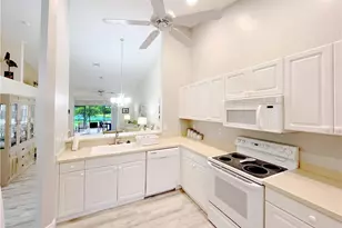 5390 Whitten Dr, Naples, FL 34104 - Photo 7