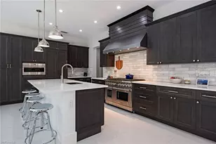 260 23rd St NW, Naples, FL 34120 - Photo 5