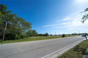 758 SW 4th St, Cape Coral, FL 33991 - Photo 13