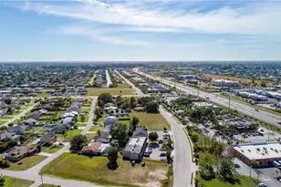 758 SW 4th St, Cape Coral, FL 33991 - Photo 7