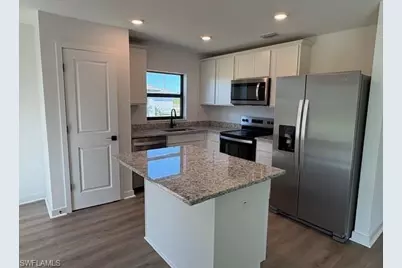 714 Zebu Pl, Fort Myers, FL 33913 - Photo 3