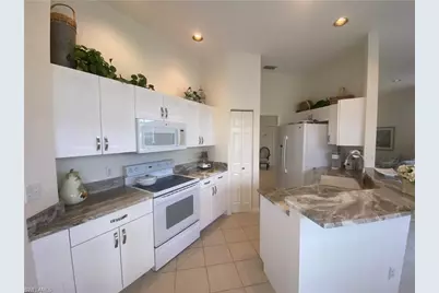 9181 Las Maderas Dr, Bonita Springs, FL 34135 - Photo 5