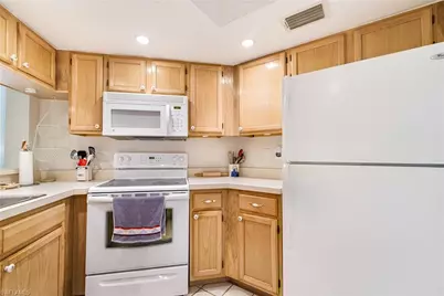 9648 Windsor Gardens Ln #104, Fort Myers, FL 33919 - Photo 9