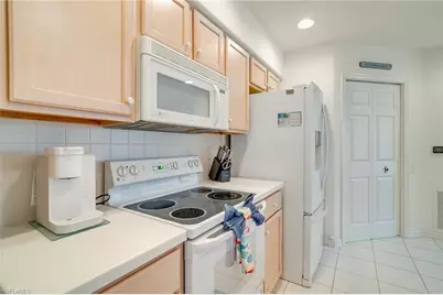 9140 Southmont Cv #210, Fort Myers, FL 33908 - Photo 7