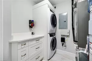 2745 First St, Fort Myers, FL 33916 - Photo 9