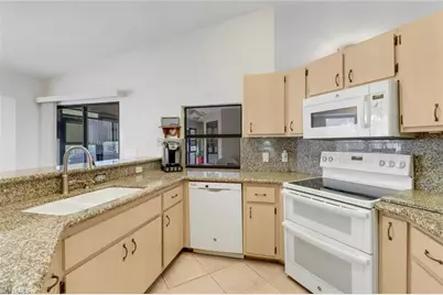 2378 River Reach Dr, Naples, FL 34104 - Photo 3