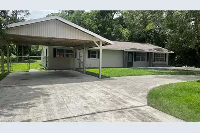 310 S Elm St, Labelle, FL 33935 - Photo 1
