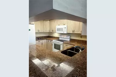 5765 Trailwinds Dr #115, Fort Myers, FL 33907 - Photo 15