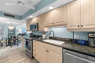 4001 Gulf Shore Blvd N, Naples, FL 34103 - Photo 15