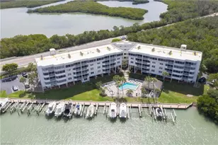 12945 Vanderbilt Dr, Naples, FL 34110 - Photo 35