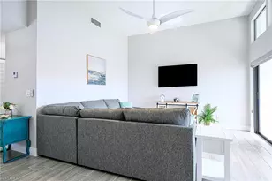 583 Beachwalk Cir, Naples, FL 34108 - Photo 13