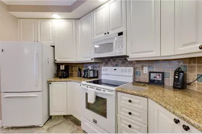 2825 Palm Beach Blvd #308, Fort Myers, FL 33916 - Photo 9