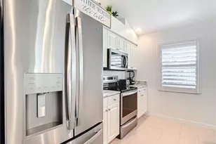 8452 Indian Wells Way, Naples, FL 34113 - Photo 7