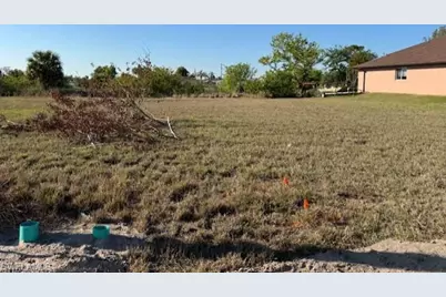 522 NE 15th Ter, Cape Coral, FL 33909 - Photo 3