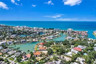 367 Mooring Line Dr, Naples, FL 34102 - Photo 43