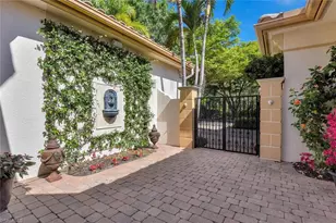 18051 Lagos Way, Naples, FL 34110 - Photo 3