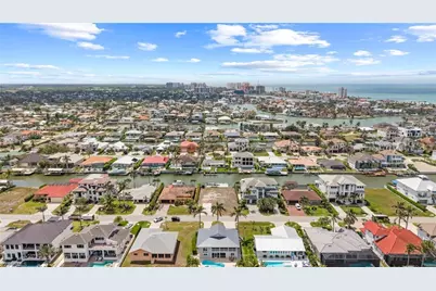 376 Heron Ave, Naples, FL 34108 - Photo 5