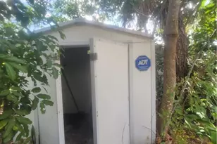 4839 Hampton Ct, Fort Myers, FL 33907 - Photo 5