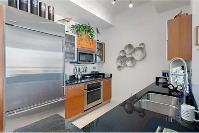 3000 Oasis Grand Blvd #MPH6, Fort Myers, FL 33916 - Photo 11