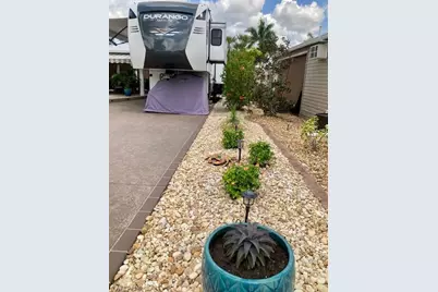 10309 Fire Flag Trl, Fort Myers, FL 33905 - Photo 9