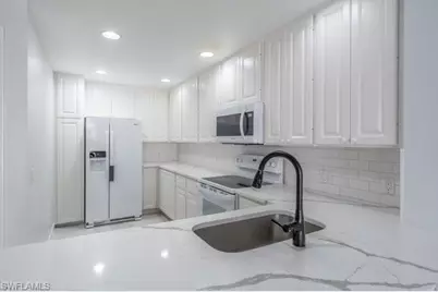 28697 Alessandria Cir, Bonita Springs, FL 34135 - Photo 11