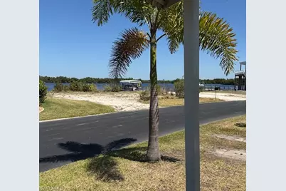 361 Shoreland Dr, Fort Myers, FL 33905 - Photo 17