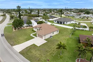 2717 Shelby Pkwy, Cape Coral, FL 33904 - Photo 37