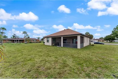 2717 Shelby Pkwy, Cape Coral, FL 33904 - Photo 31