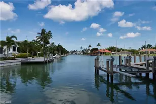 2201 Beacon Ln, Naples, FL 34103 - Photo 33