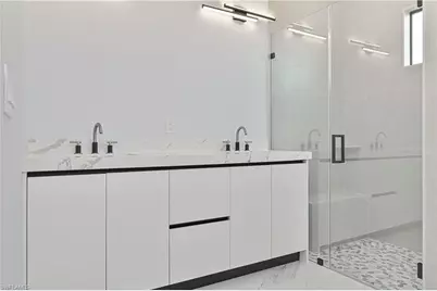 900 NW 12th Pl, Cape Coral, FL 33993 - Photo 25