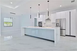 900 NW 12th Pl, Cape Coral, FL 33993 - Photo 11