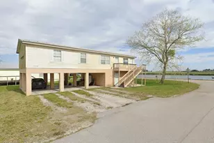 901 Thatcher Blvd, Moore Haven, FL 33471 - Photo 1