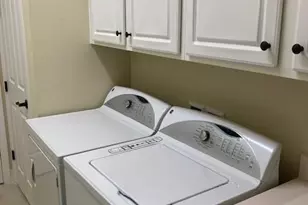 28548 Longford Ct, Bonita Springs, FL 34135 - Photo 11