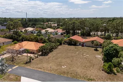 11207 San Sebastian Ln, Bonita Springs, FL 34135 - Photo 27