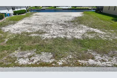 2517 SW 38th St, Cape Coral, FL 33914 - Photo 9